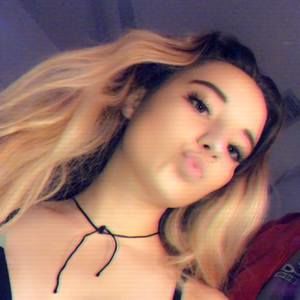 Meet your Posher, Alyssa